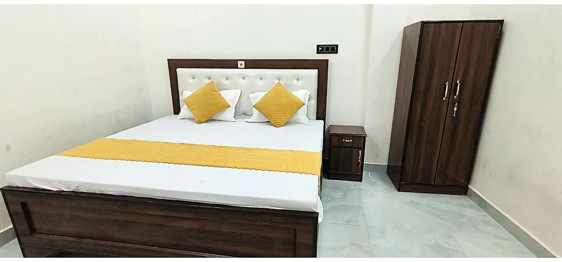 Varanasi Hotel Shri Kashi# Rameshwaram Paying- Near Vishwanath Temple -Free Parking And Wi-Fi Available- A Premium Hotel In Varanasi