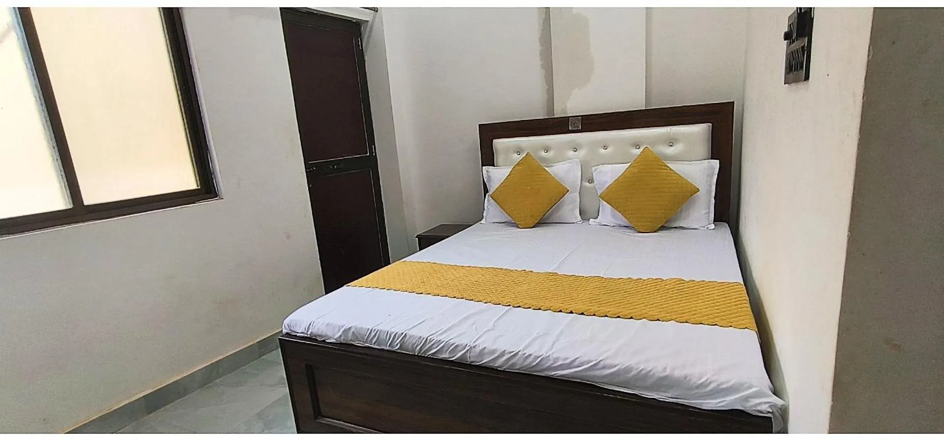 Varanasi Hotel Shri Kashi# Rameshwaram Paying- Near Vishwanath Temple -Free Parking And Wi-Fi Available- A Premium Hotel In Varanasi