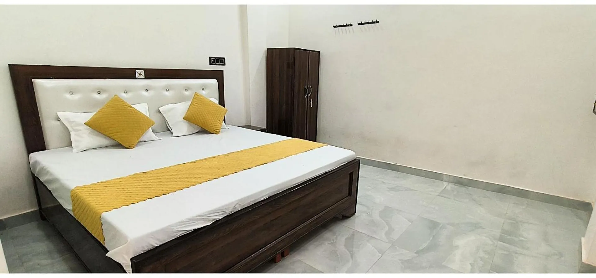 Varanasi Hotel Shri Kashi# Rameshwaram Paying- Near Vishwanath Temple -Free Parking And Wi-Fi Available- A Premium Hotel In Varanasi