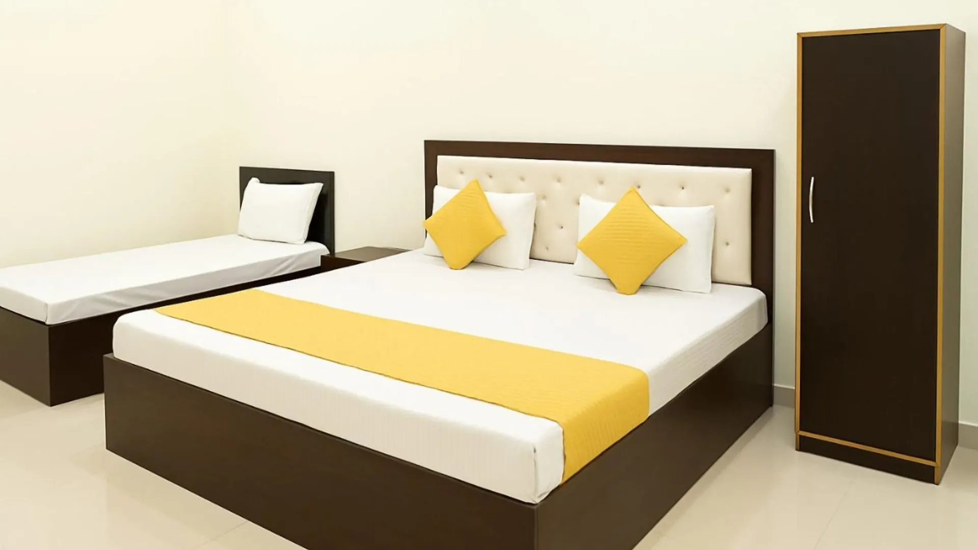 Varanasi Hotel Shri Kashi# Rameshwaram Paying- Near Vishwanath Temple -Free Parking And Wi-Fi Available- A Premium Hotel In Varanasi India