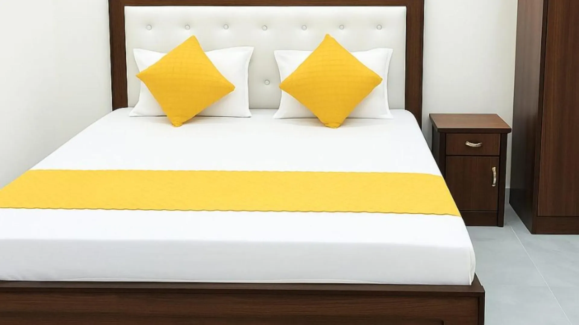 ****  Varanasi Hotel Shri Kashi# Rameshwaram Paying- Near Vishwanath Temple -Free Parking And Wi-Fi Available- A Premium Hotel In Varanasi India