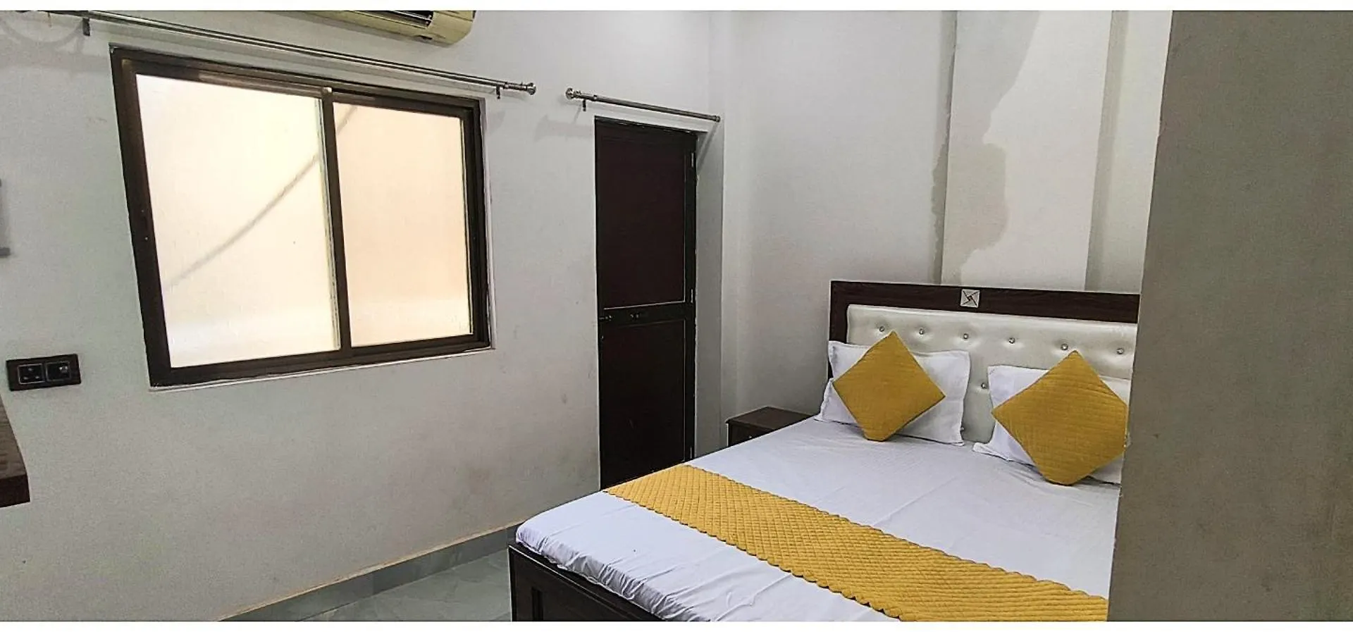 ****  Varanasi Hotel Shri Kashi# Rameshwaram Paying- Near Vishwanath Temple -Free Parking And Wi-Fi Available- A Premium Hotel In Varanasi India